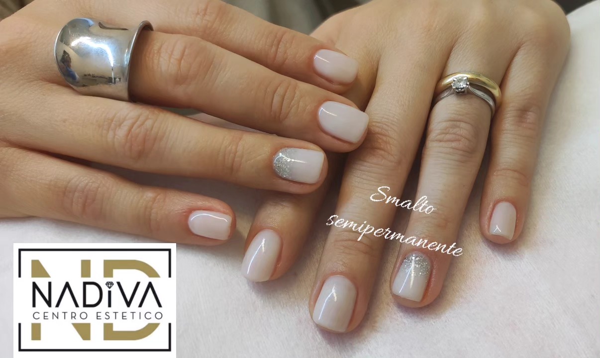 Manicure semipermanente